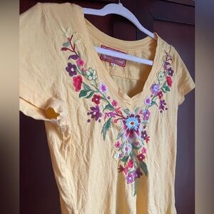 Johnny Was Los Angeles Vintage Embroidered Yellow Top Size Small
